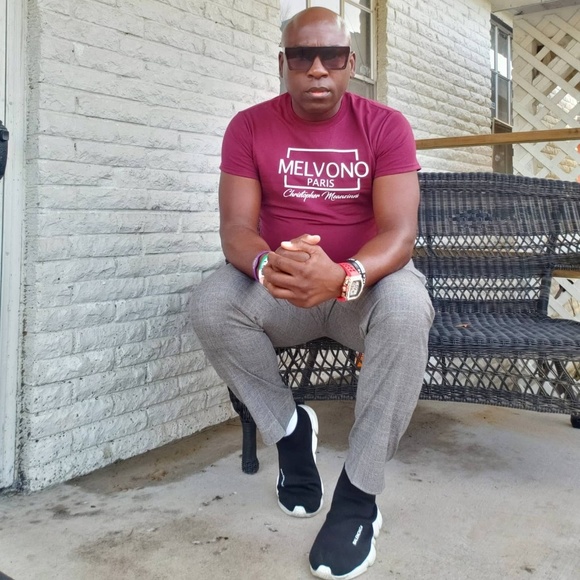 Meet your Posher, Chris - Picture 1 of 1